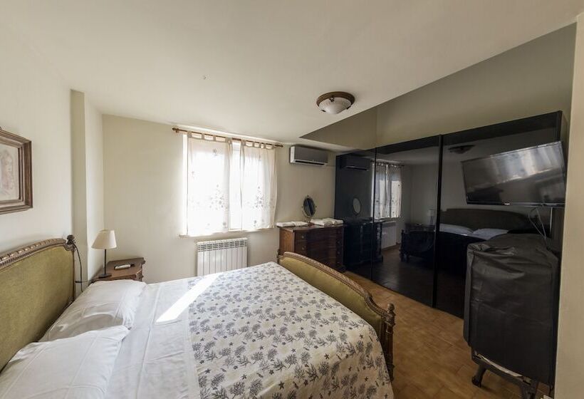 اتاق لوکس, Bed & Breakfast Hotel California