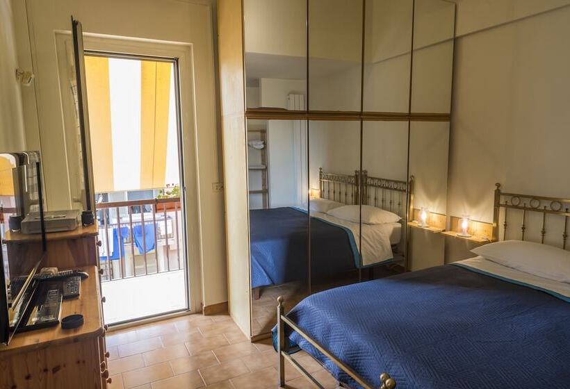 اتاق لوکس, Bed & Breakfast Hotel California