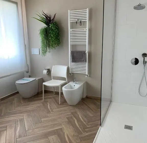 Superior room with lake view, Bed & Breakfast La Home And Apartments