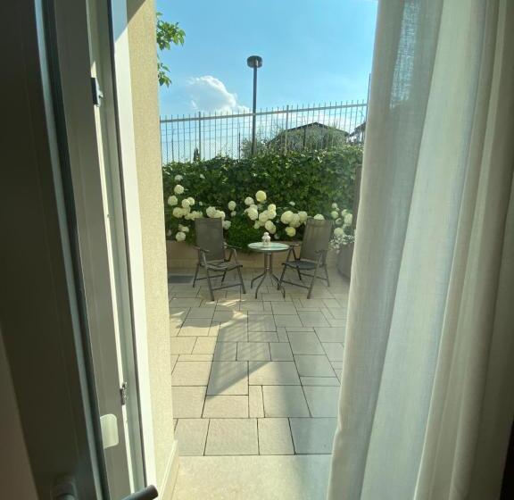 اتاق استاندارد, Bed & Breakfast La Home And Apartments