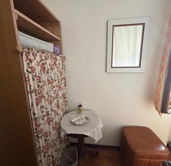 غرفة قياسية فردية حمام مشترك, B&b Relax