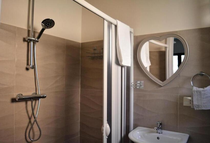 غرفة قياسية مطلة على الجبل, Spazio Natura