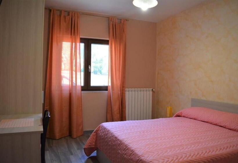 غرفة قياسية مطلة على الجبل, Spazio Natura