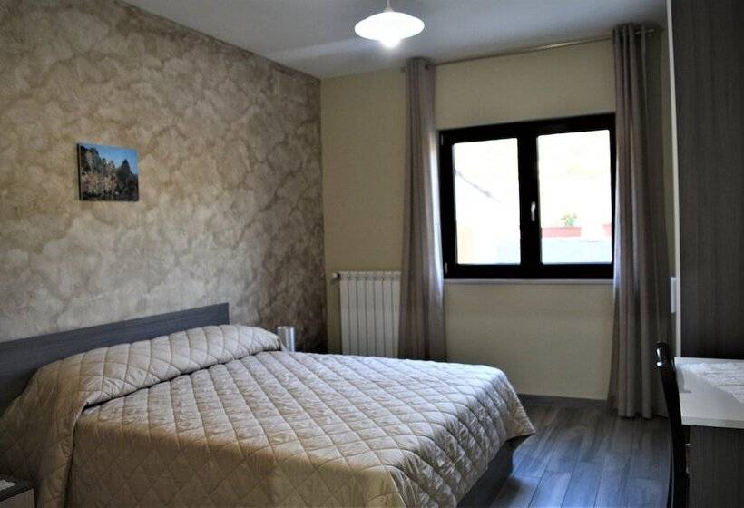 غرفة قياسية مطلة على الجبل, Spazio Natura