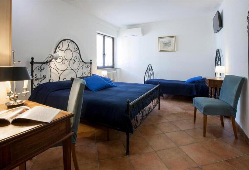 اتاق استاندارد سه نفره, Sentimento Del Tempo B&b