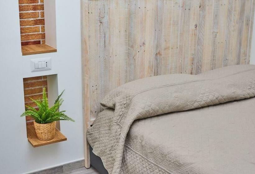 اتاق استاندارد, Il Chiattillo