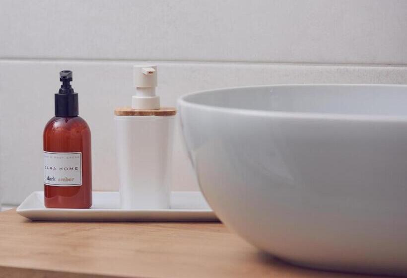 اتاق استاندارد, Il Chiattillo