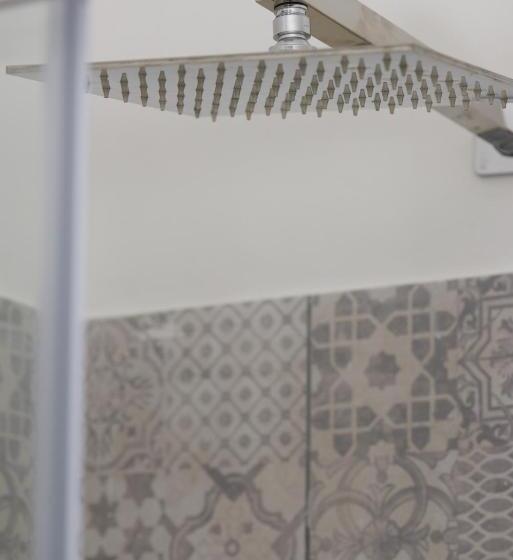 اتاق استاندارد, Il Chiattillo