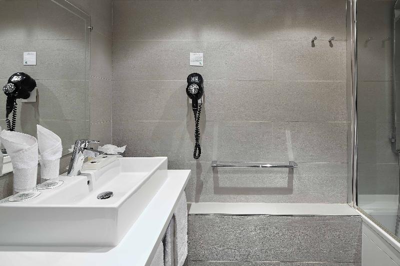 חדר סטנדרט עם מיטת קינג, Doubletree By Hilton Paris Bougival