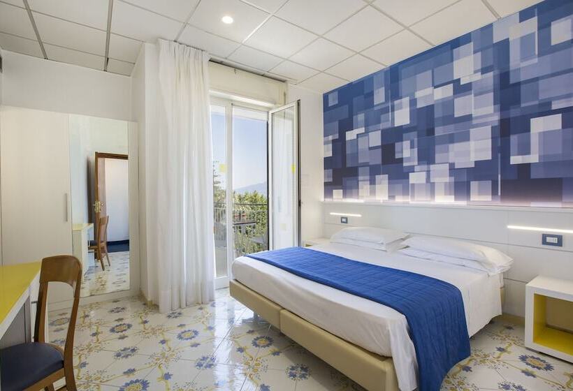 اتاق استاندارد سه نفره, La Meridiana