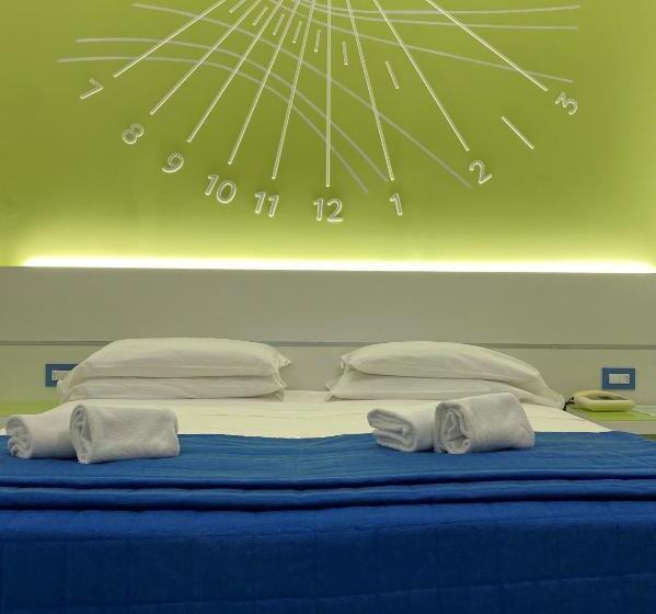 اتاق استاندارد سه نفره, La Meridiana