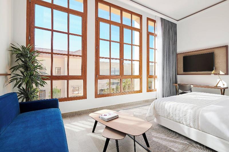 Номер Deluxe Вид на Сад, Le Meridien Ra Beach Hotel And Spa
