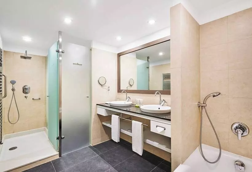 اتاق لوکس با چشم‌انداز باغ, Le Meridien Ra Beach Hotel And Spa