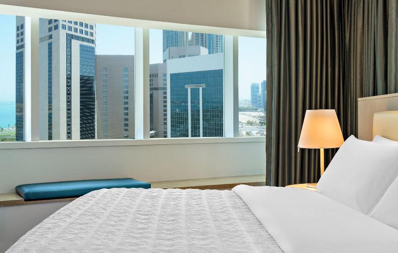 غرفة ديلوكس مطلّة علي البحر, Le Royal Méridien Abu Dhabi