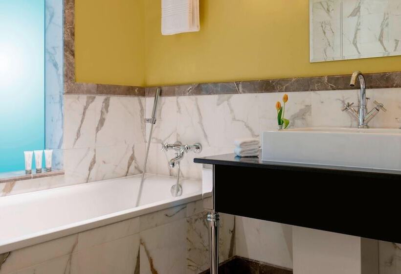 غرفة ملكية, Le Royal Méridien Abu Dhabi