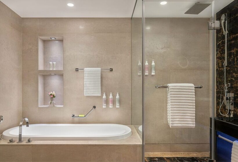 جناح ديلوكس, Le Royal Méridien Abu Dhabi