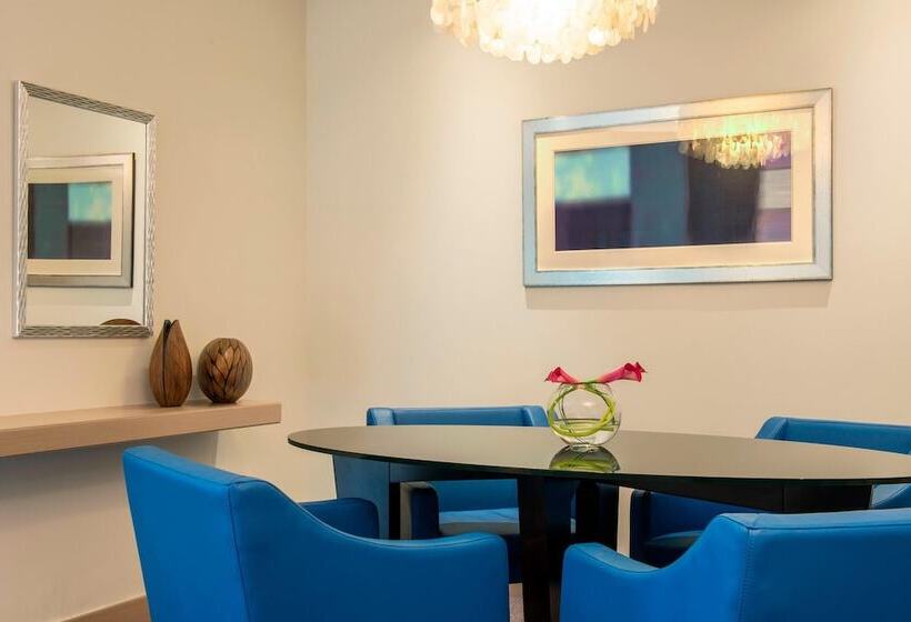 جناح ديلوكس, Le Royal Méridien Abu Dhabi