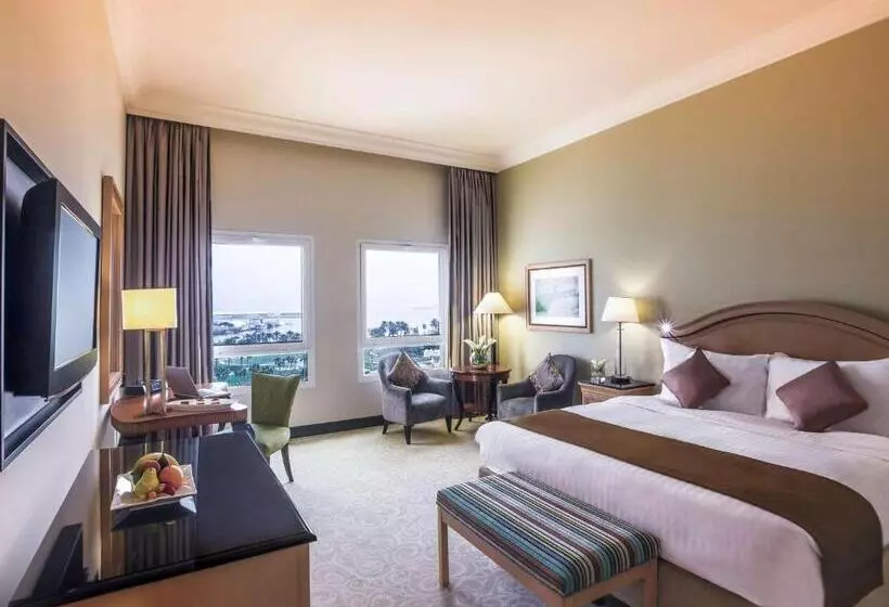 اتاق لوکس با تخت بزرگ, Mövenpick Hotel Doha