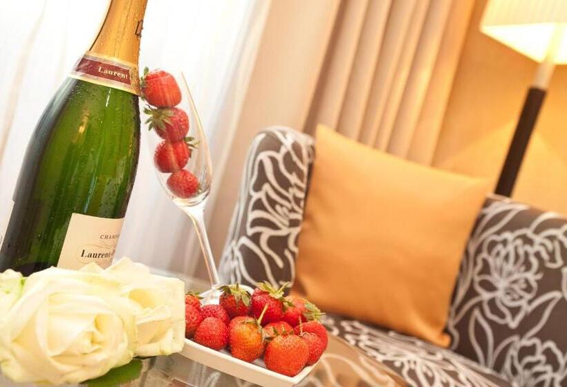 غرفة قياسية فردية, Sacher Baden