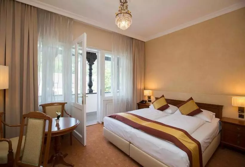 اتاق استاندارد با بالکن, Sacher Baden