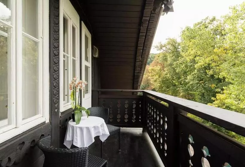 سوئیت با بالکن, Sacher Baden