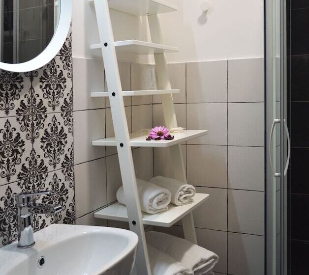 חדר קומפורט, Seiler