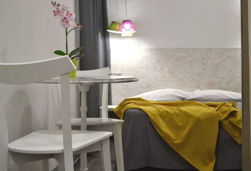 חדר קומפורט, Seiler