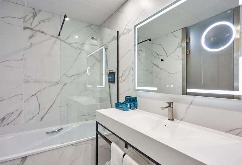 غرفة عائلية, Silken Puerta Valencia