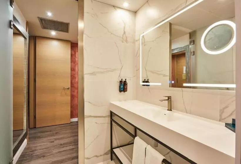 سوئیت پرزیدنت, Silken Puerta Valencia