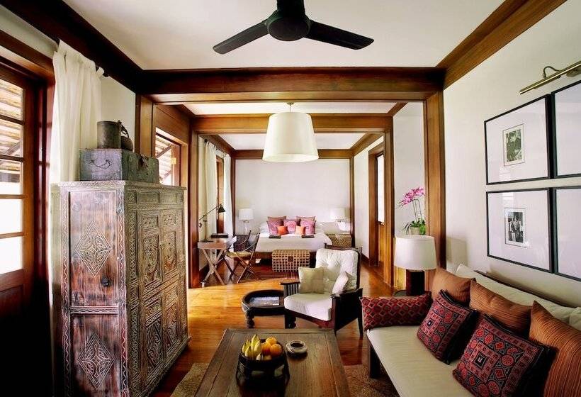 Люкс, Tamarind Village