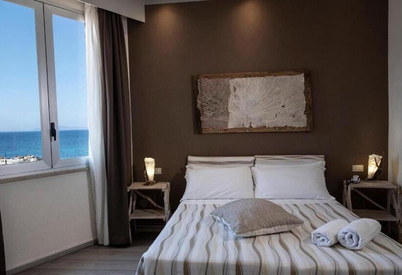 Номер Deluxe Вид на Море с Балконом, Tirreno