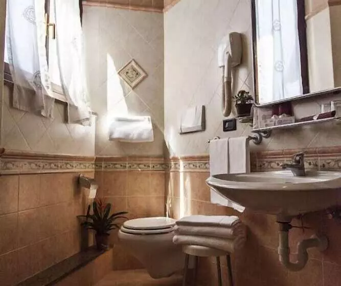 اتاق استاندارد سه نفره, Valentino Centro Storico