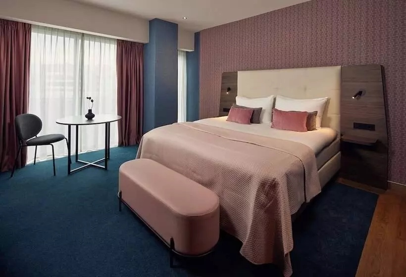 اتاق لوکس خانوادگی, Van Der Valk Hotel Haarlem
