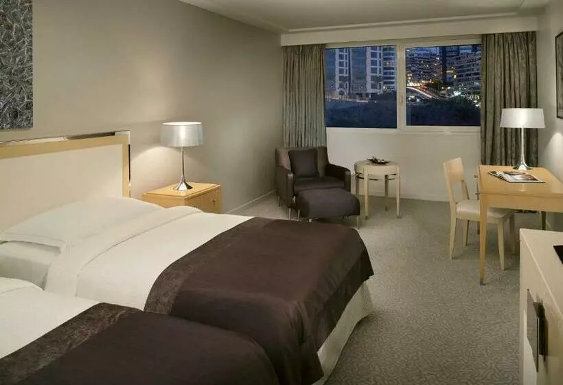 シティビューのスーペリアルーム, Mövenpick Hotel Beirut