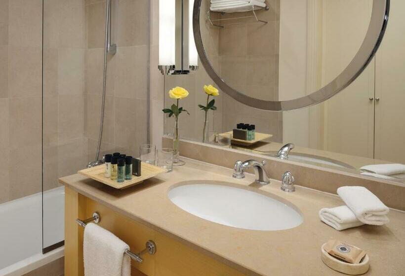 اتاق استاندارد تودرتو, Mövenpick Hotel Beirut