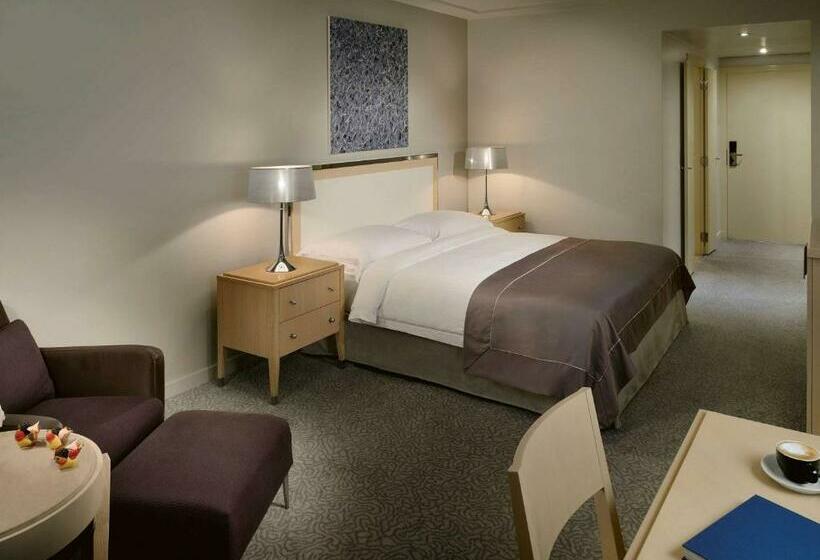 اتاق سوپریور با چشم‌انداز شهر, Mövenpick Hotel Beirut
