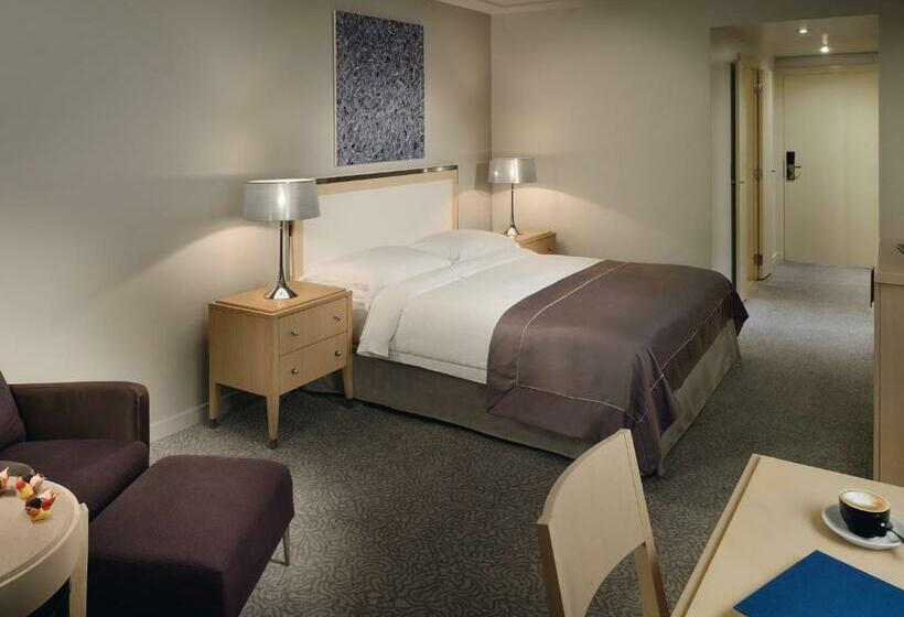 اتاق سوپریور با چشم‌انداز شهر, Mövenpick Hotel Beirut