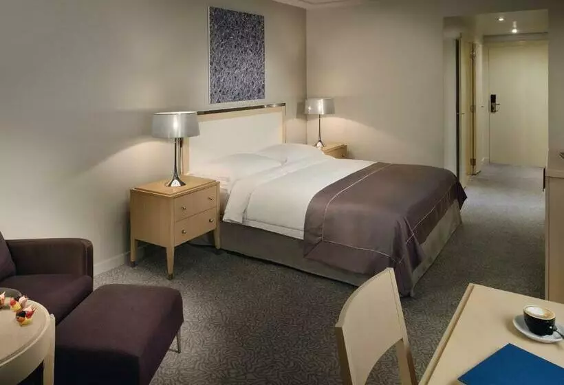 シティビューのスーペリアルーム, Mövenpick Hotel Beirut