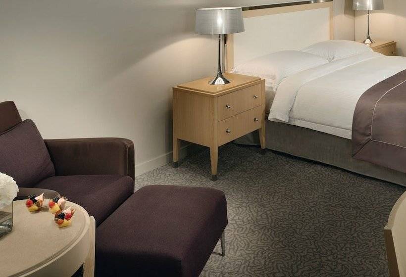 اتاق سوپریور با چشم‌انداز شهر, Mövenpick Hotel Beirut