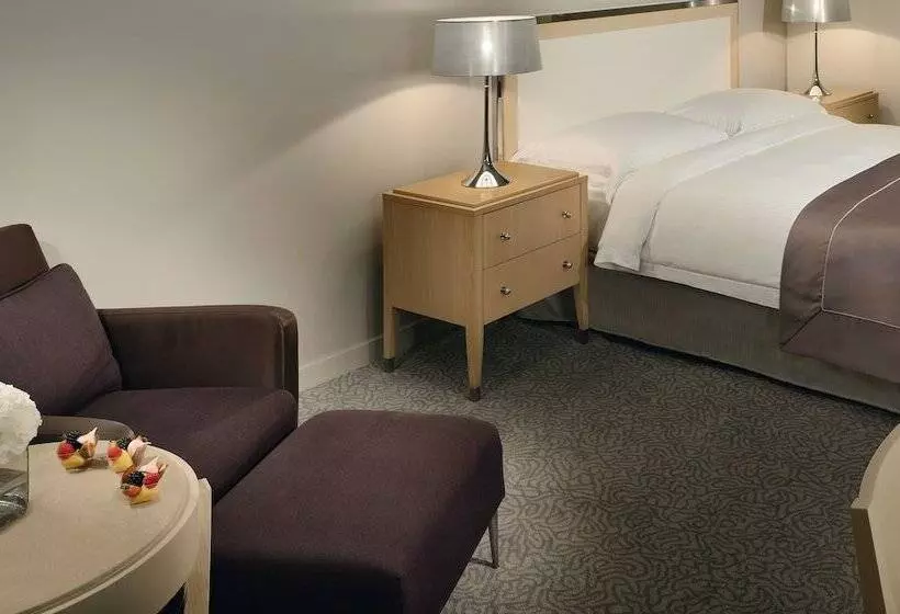 シティビューのスーペリアルーム, Mövenpick Hotel Beirut