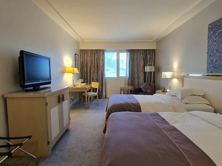 اتاق سوپریور با چشم‌انداز شهر, Mövenpick Hotel Beirut