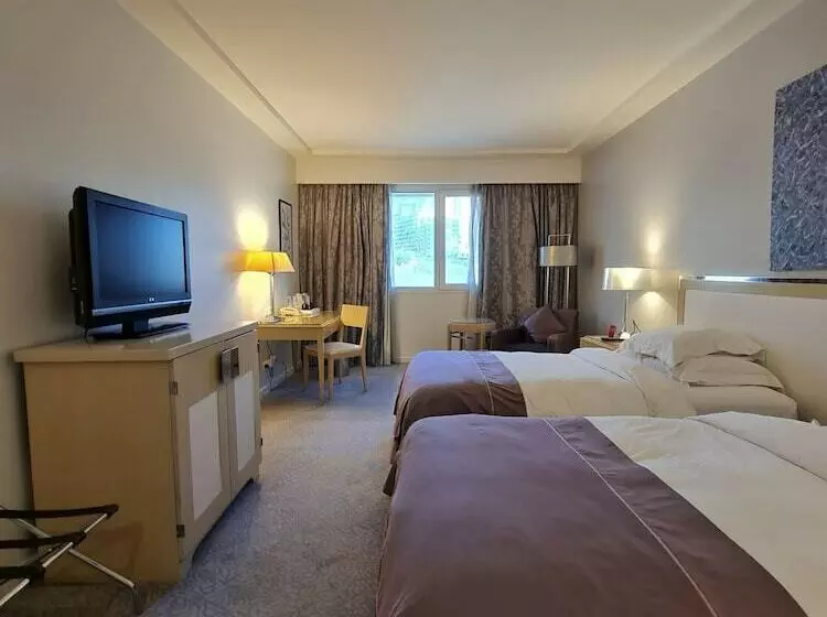 シティビューのスーペリアルーム, Mövenpick Hotel Beirut