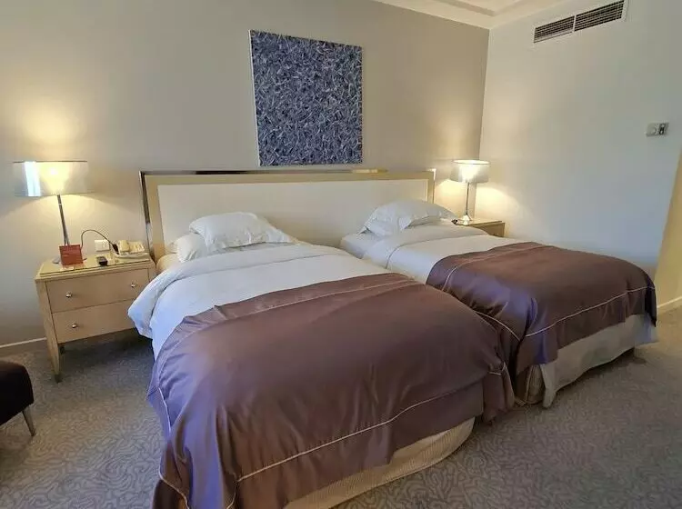 シティビューのスーペリアルーム, Mövenpick Hotel Beirut