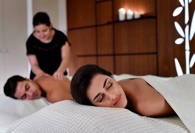 اتاق لوکس با چشم‌انداز دریا, Mövenpick Hotel Beirut