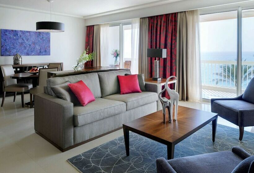 سوییت با چشم‌انداز دریا, Mövenpick Hotel Beirut