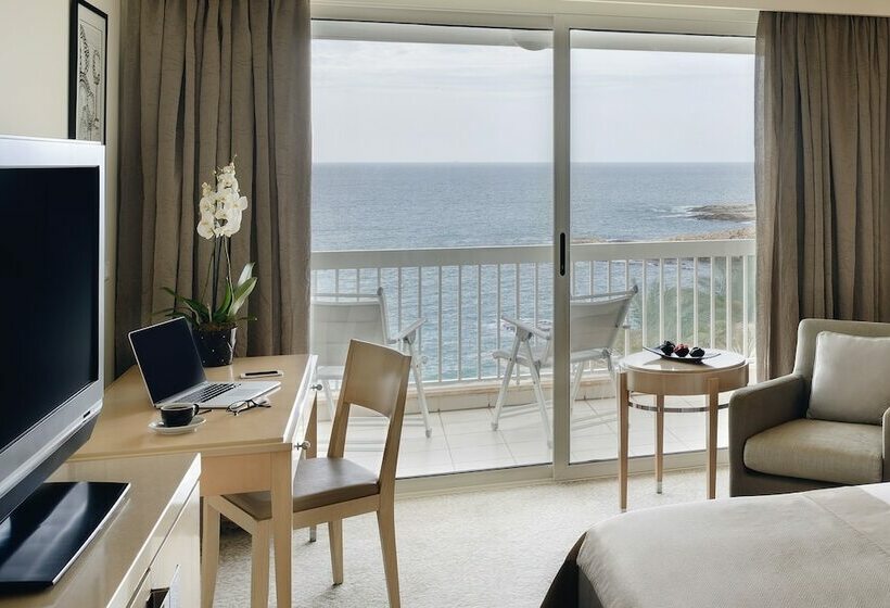 اتاق اجرایی با چشم‌انداز دریا, Mövenpick Hotel Beirut