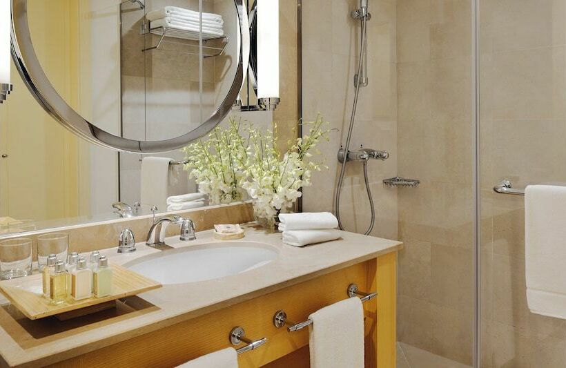 اتاق اجرایی, Mövenpick Hotel Beirut