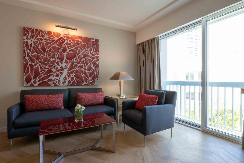 سوییت جونیور, Mövenpick Hotel Beirut