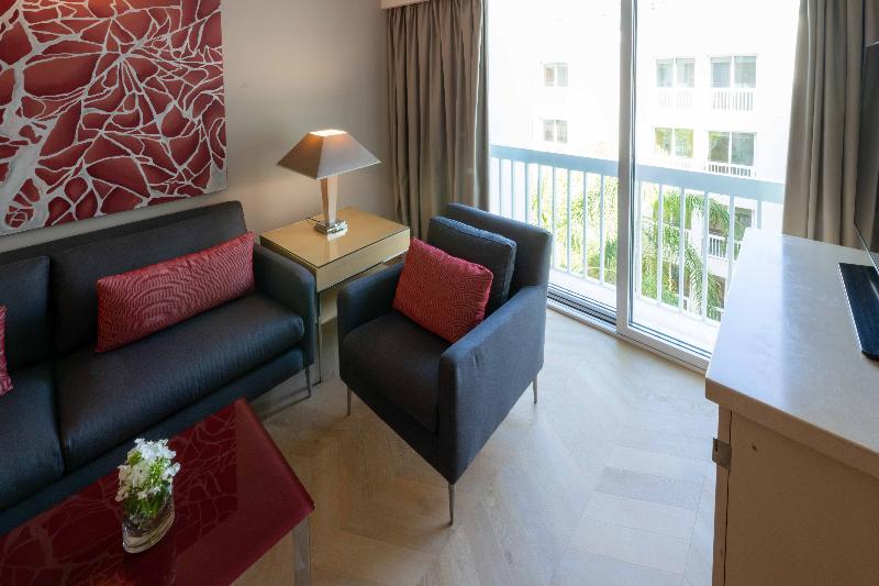 سوییت جونیور, Mövenpick Hotel Beirut