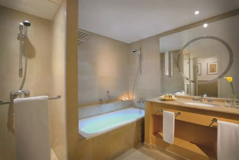 海の見えるエクゼクティブスイート, Mövenpick Hotel Beirut